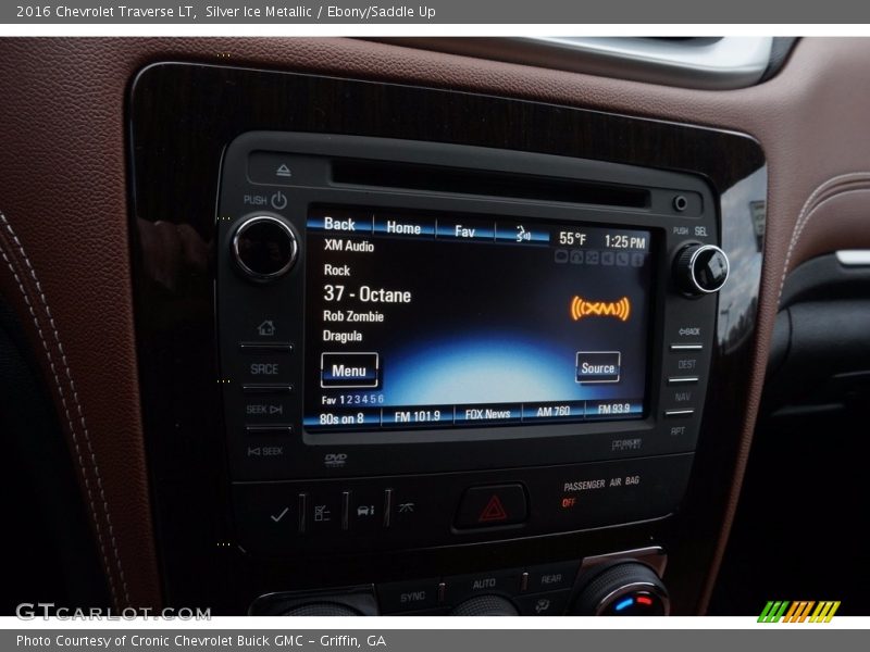 Silver Ice Metallic / Ebony/Saddle Up 2016 Chevrolet Traverse LT