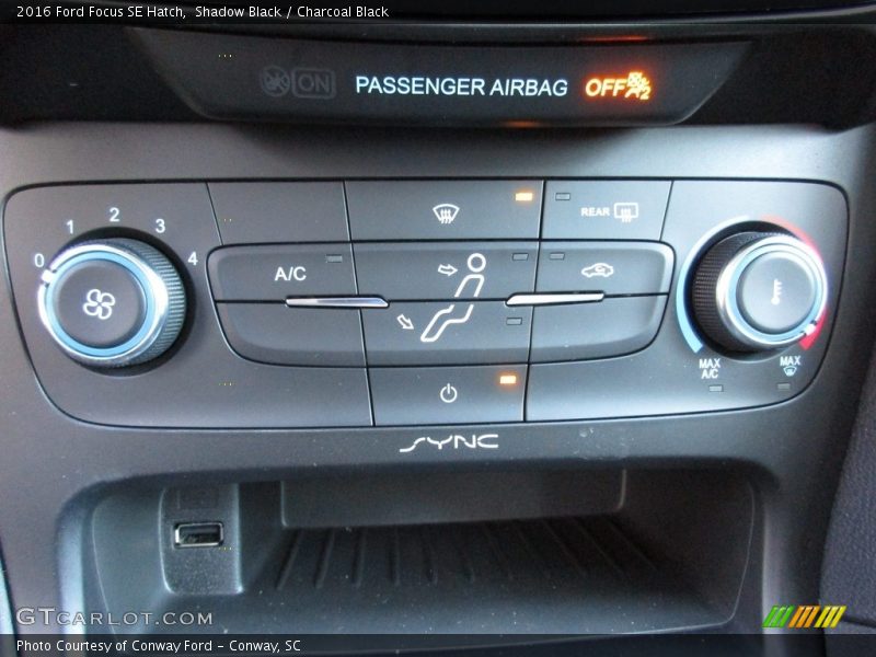 Shadow Black / Charcoal Black 2016 Ford Focus SE Hatch