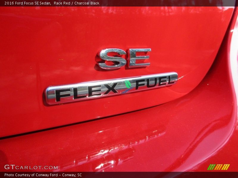 Race Red / Charcoal Black 2016 Ford Focus SE Sedan