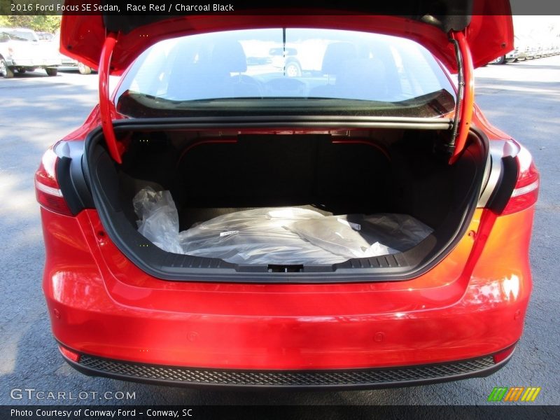 Race Red / Charcoal Black 2016 Ford Focus SE Sedan