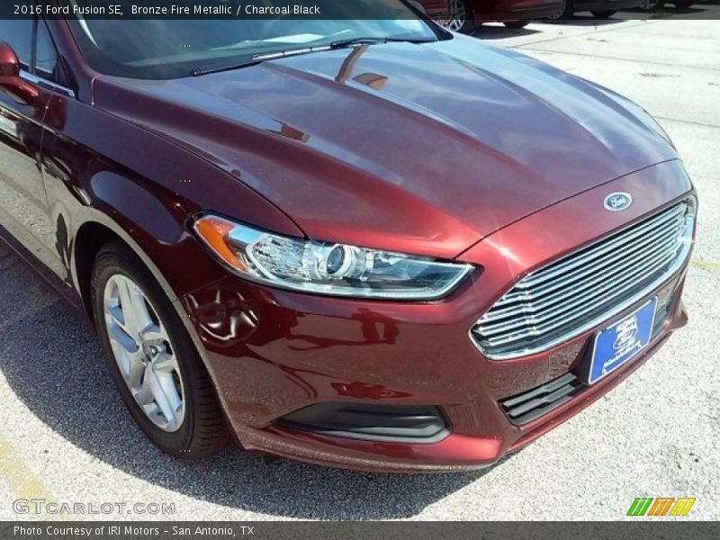 Bronze Fire Metallic / Charcoal Black 2016 Ford Fusion SE