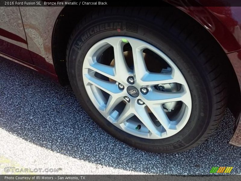 Bronze Fire Metallic / Charcoal Black 2016 Ford Fusion SE