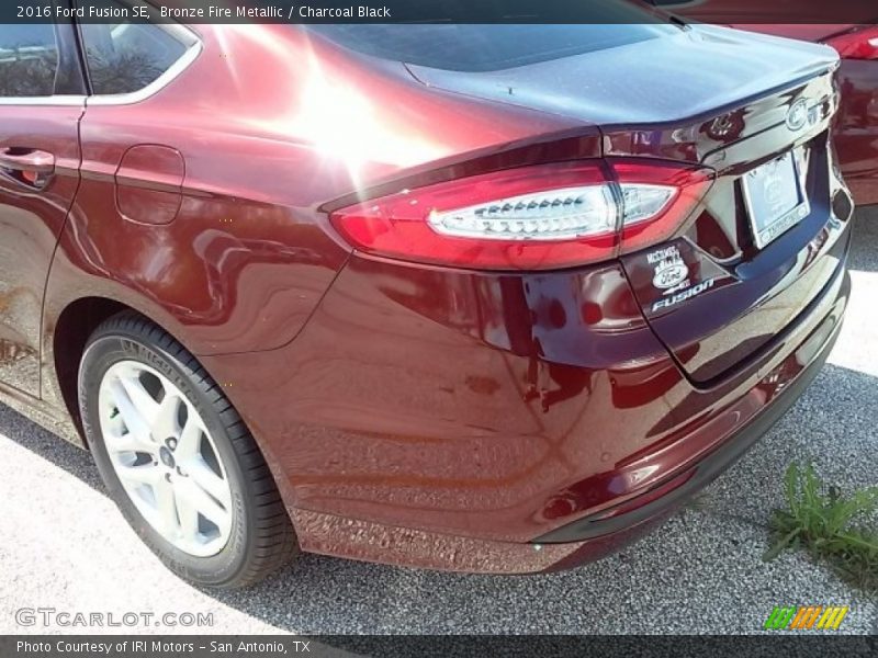 Bronze Fire Metallic / Charcoal Black 2016 Ford Fusion SE