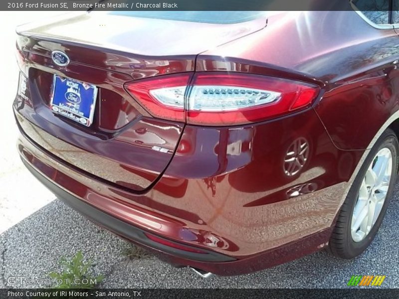 Bronze Fire Metallic / Charcoal Black 2016 Ford Fusion SE