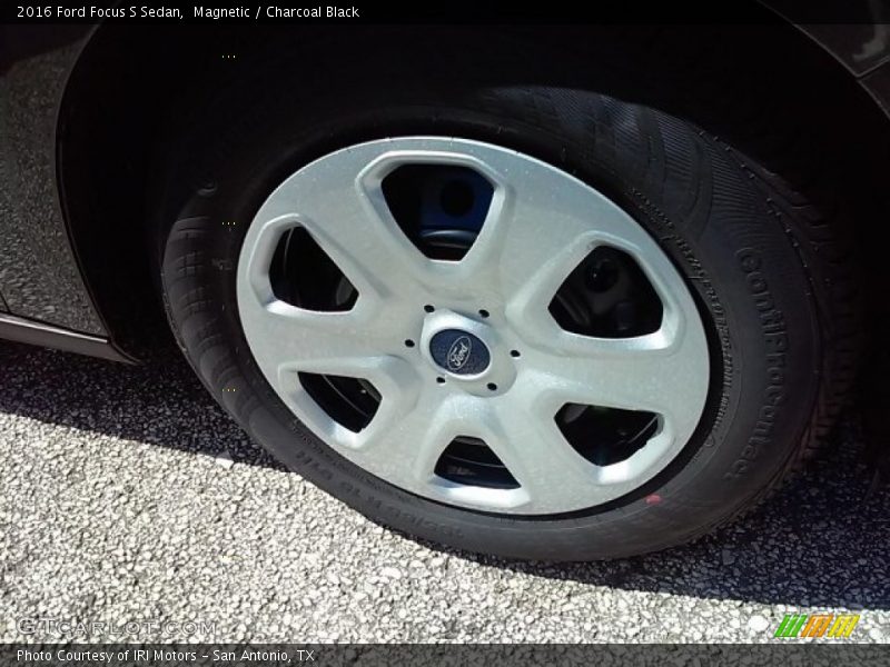 Magnetic / Charcoal Black 2016 Ford Focus S Sedan