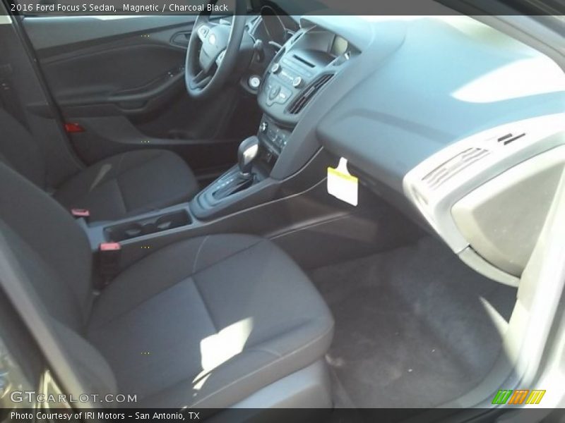 Magnetic / Charcoal Black 2016 Ford Focus S Sedan