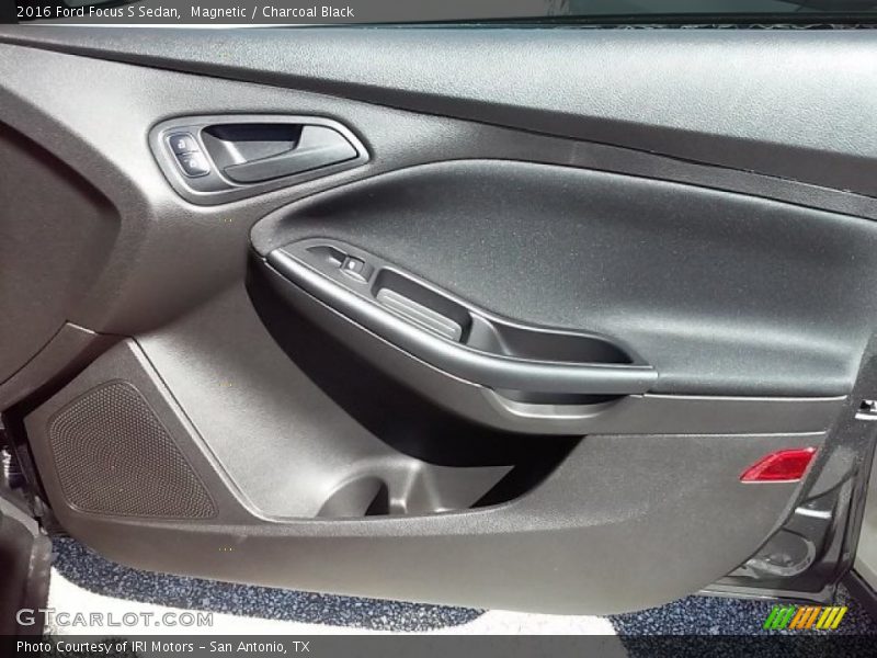 Magnetic / Charcoal Black 2016 Ford Focus S Sedan