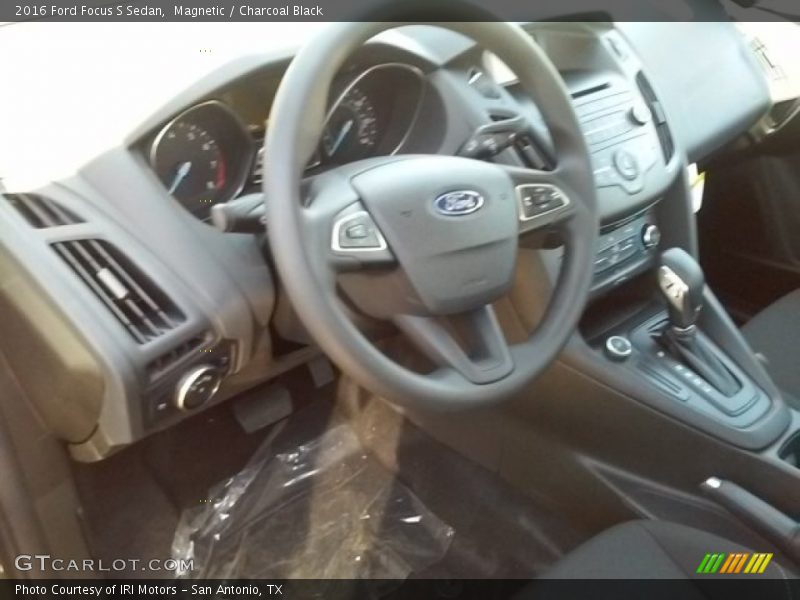 Magnetic / Charcoal Black 2016 Ford Focus S Sedan
