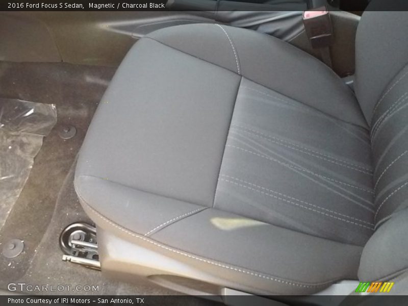 Magnetic / Charcoal Black 2016 Ford Focus S Sedan
