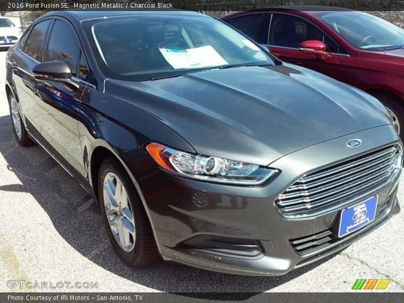 Magnetic Metallic / Charcoal Black 2016 Ford Fusion SE