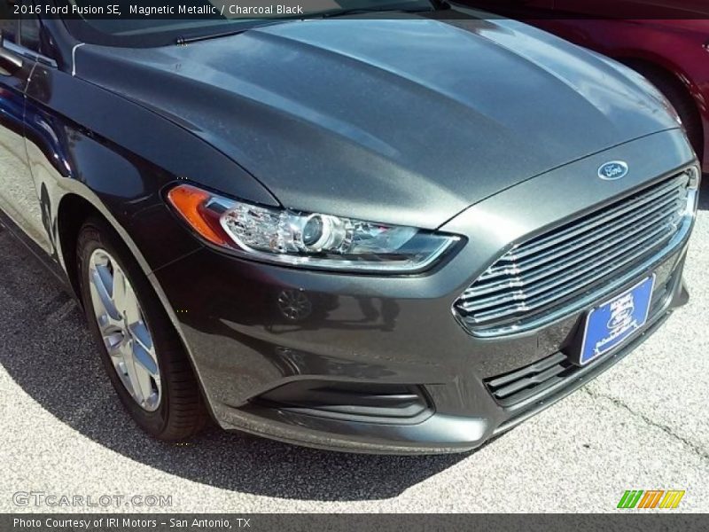 Magnetic Metallic / Charcoal Black 2016 Ford Fusion SE
