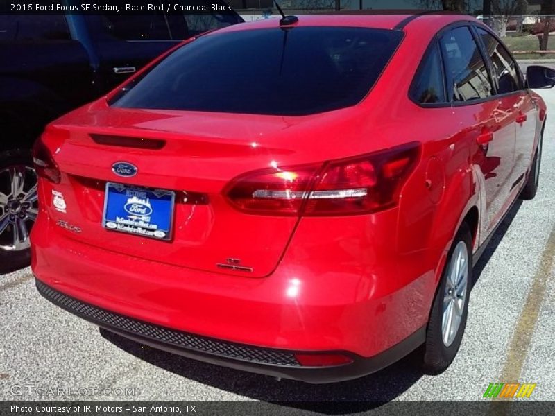 Race Red / Charcoal Black 2016 Ford Focus SE Sedan