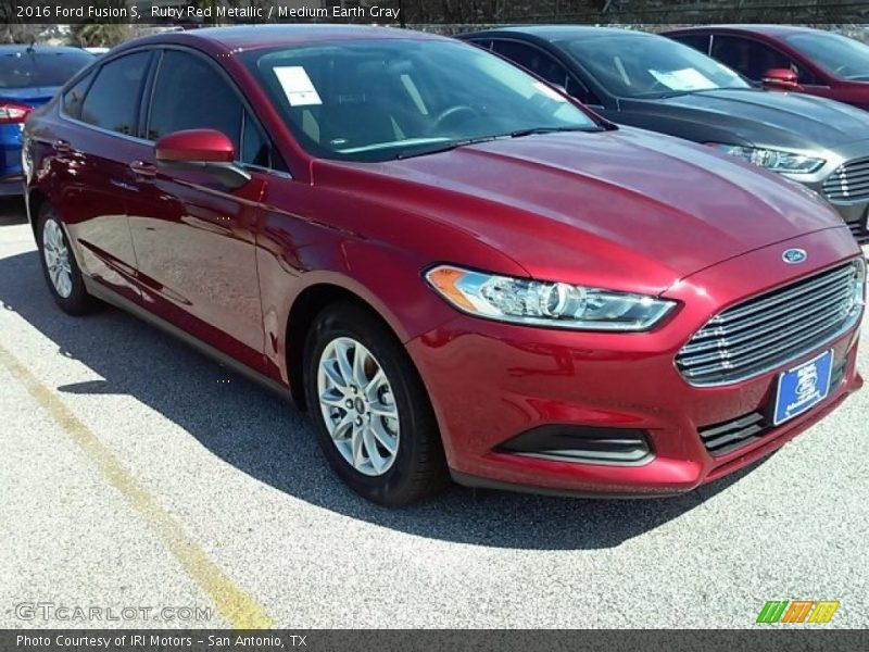Ruby Red Metallic / Medium Earth Gray 2016 Ford Fusion S