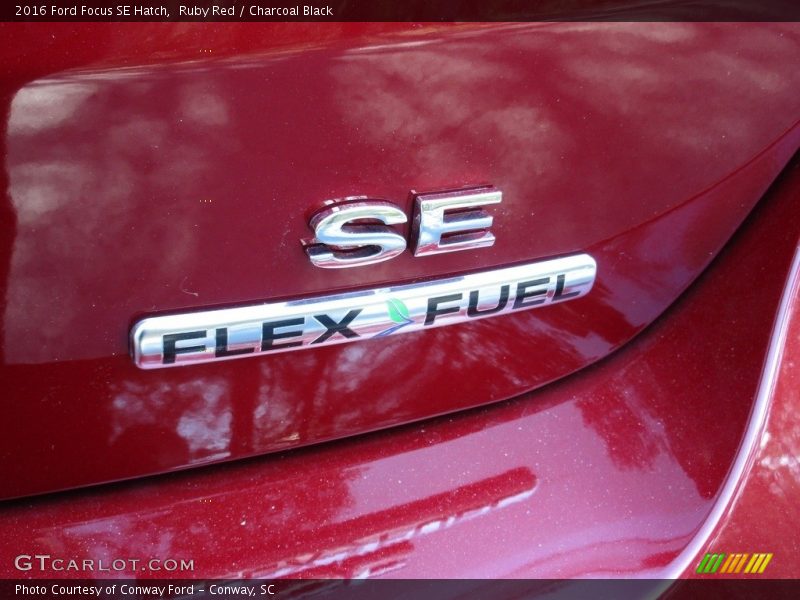 Ruby Red / Charcoal Black 2016 Ford Focus SE Hatch