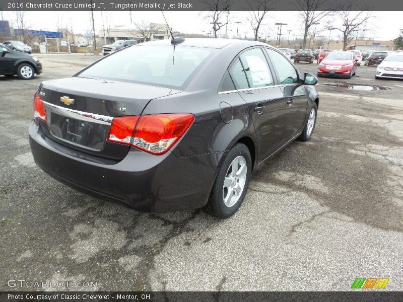 Tungsten Metallic / Jet Black 2016 Chevrolet Cruze Limited LT