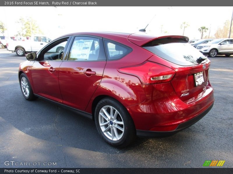 Ruby Red / Charcoal Black 2016 Ford Focus SE Hatch