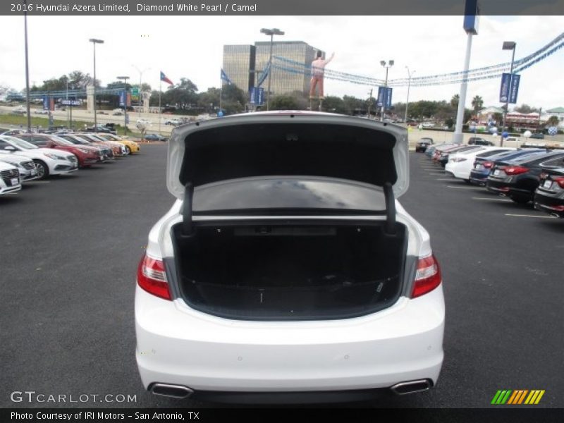 Diamond White Pearl / Camel 2016 Hyundai Azera Limited