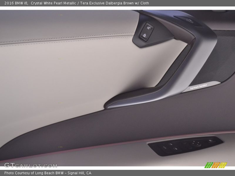 Crystal White Pearl Metallic / Tera Exclusive Dalbergia Brown w/ Cloth 2016 BMW i8