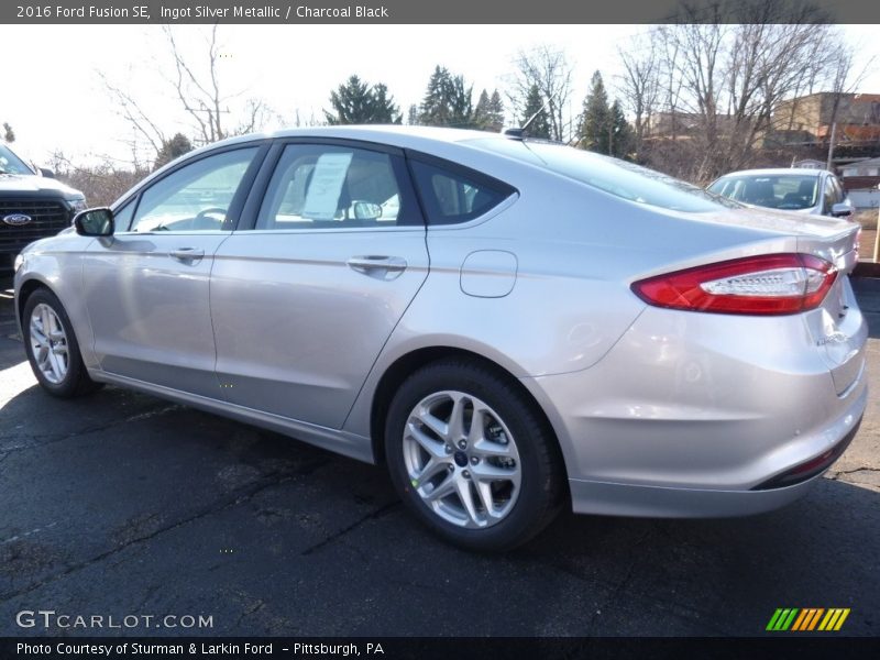 Ingot Silver Metallic / Charcoal Black 2016 Ford Fusion SE