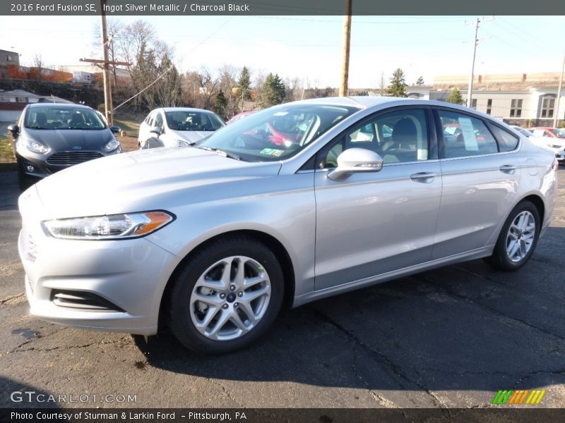 Ingot Silver Metallic / Charcoal Black 2016 Ford Fusion SE