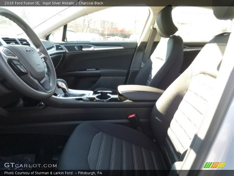 Ingot Silver Metallic / Charcoal Black 2016 Ford Fusion SE
