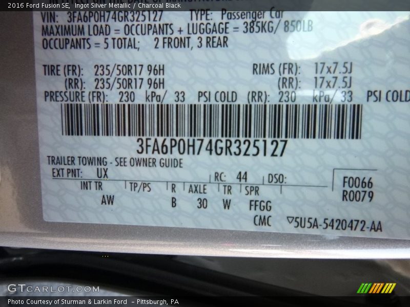 Ingot Silver Metallic / Charcoal Black 2016 Ford Fusion SE