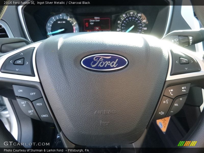 Ingot Silver Metallic / Charcoal Black 2016 Ford Fusion SE