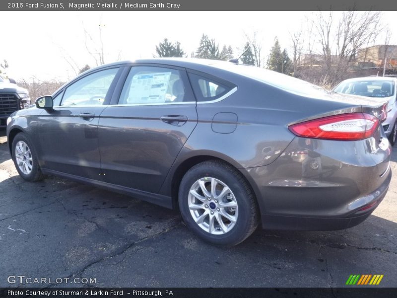 Magnetic Metallic / Medium Earth Gray 2016 Ford Fusion S