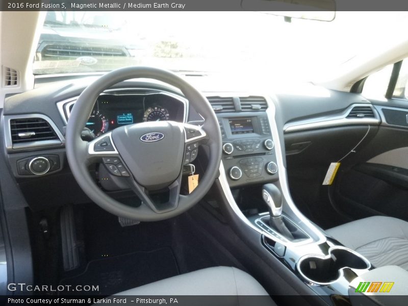 Magnetic Metallic / Medium Earth Gray 2016 Ford Fusion S