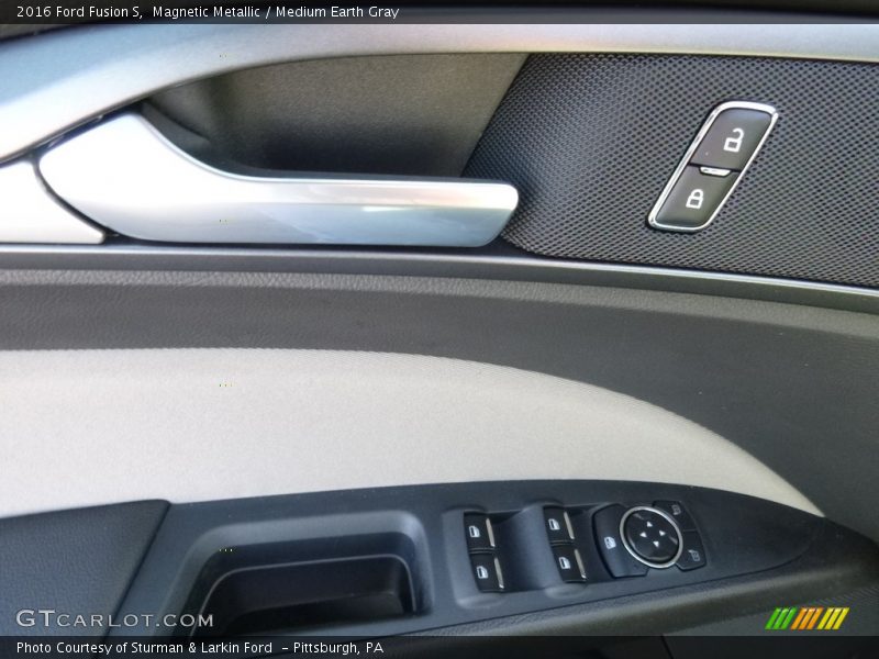 Magnetic Metallic / Medium Earth Gray 2016 Ford Fusion S