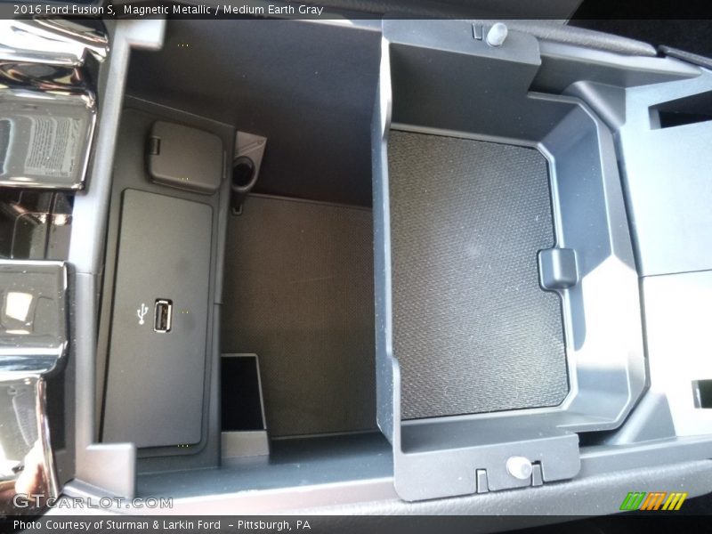 Magnetic Metallic / Medium Earth Gray 2016 Ford Fusion S