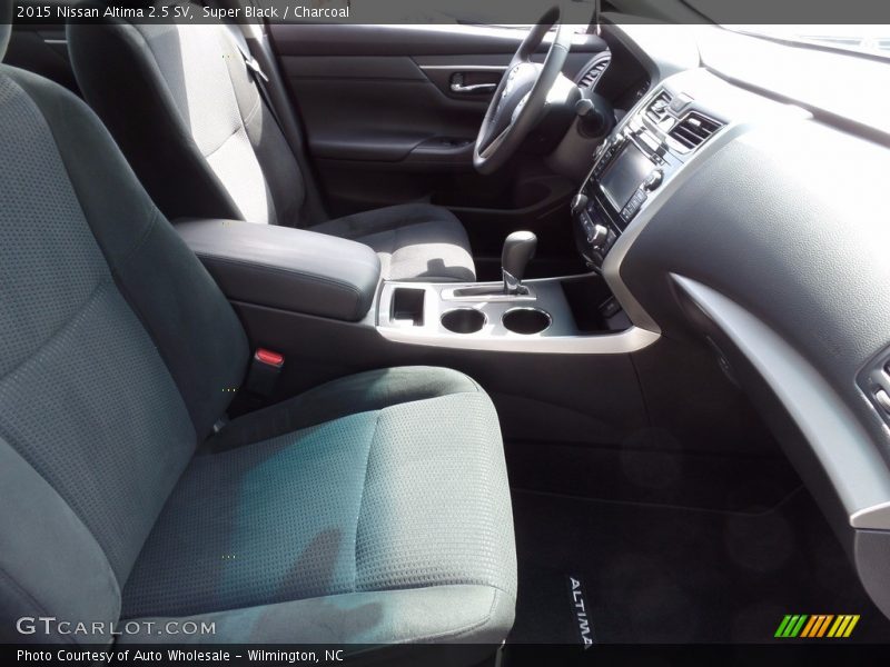 Super Black / Charcoal 2015 Nissan Altima 2.5 SV