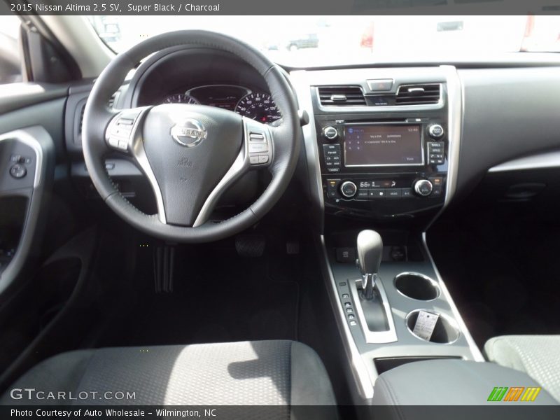 Super Black / Charcoal 2015 Nissan Altima 2.5 SV