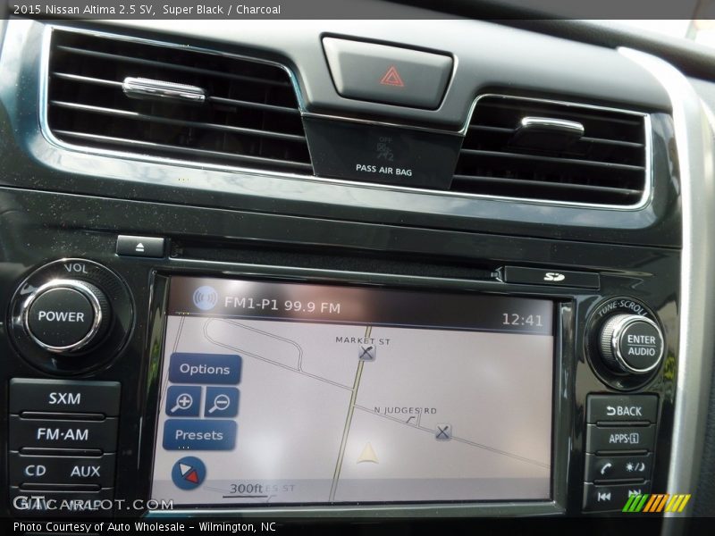 Super Black / Charcoal 2015 Nissan Altima 2.5 SV