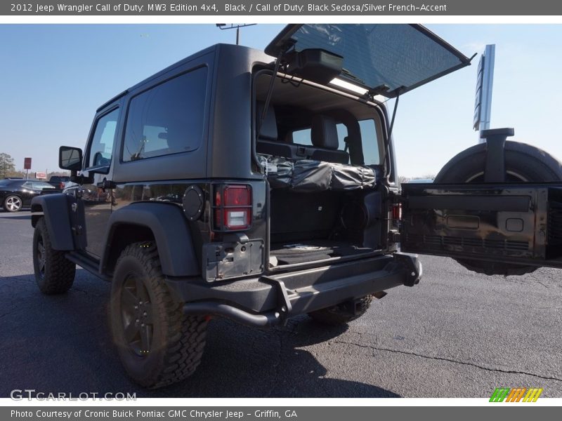 Black / Call of Duty: Black Sedosa/Silver French-Accent 2012 Jeep Wrangler Call of Duty: MW3 Edition 4x4