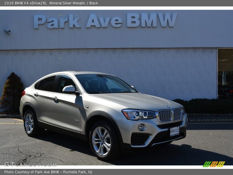 Mineral Silver Metallic / Black 2016 BMW X4 xDrive28i