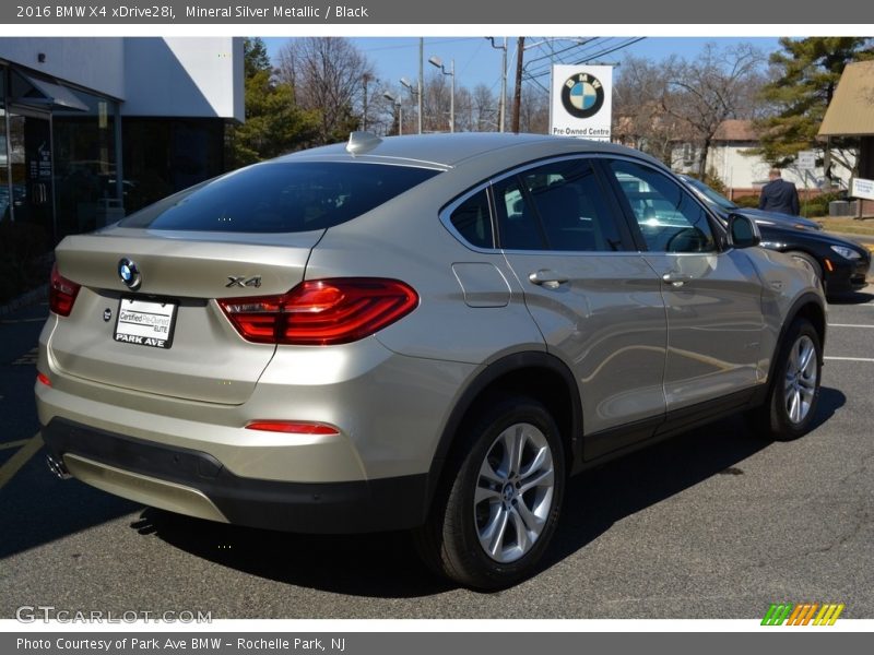 Mineral Silver Metallic / Black 2016 BMW X4 xDrive28i