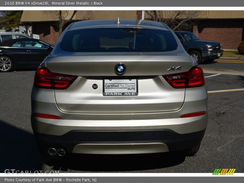 Mineral Silver Metallic / Black 2016 BMW X4 xDrive28i