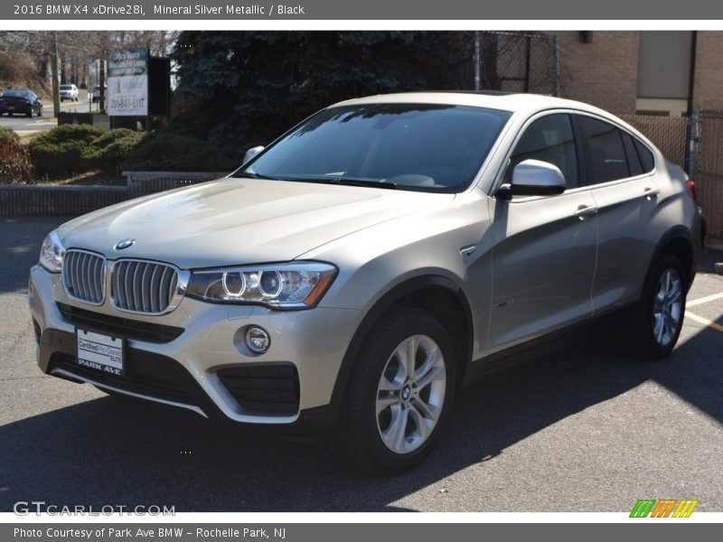 Mineral Silver Metallic / Black 2016 BMW X4 xDrive28i