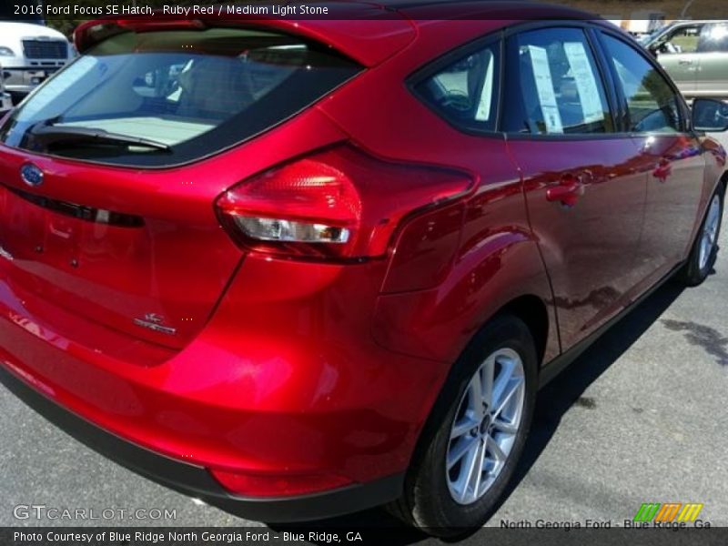 Ruby Red / Medium Light Stone 2016 Ford Focus SE Hatch