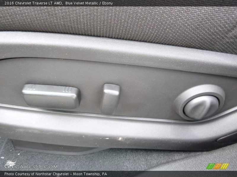 Blue Velvet Metallic / Ebony 2016 Chevrolet Traverse LT AWD