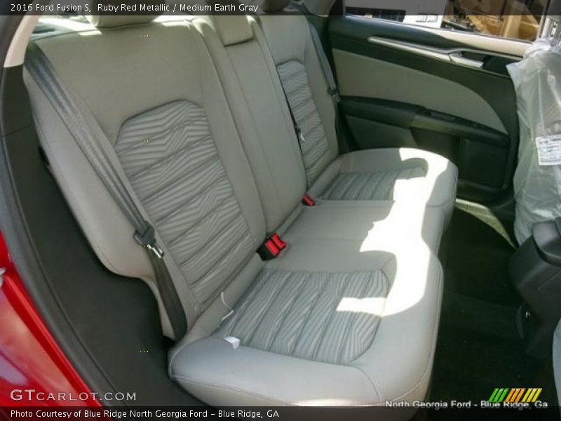 Ruby Red Metallic / Medium Earth Gray 2016 Ford Fusion S