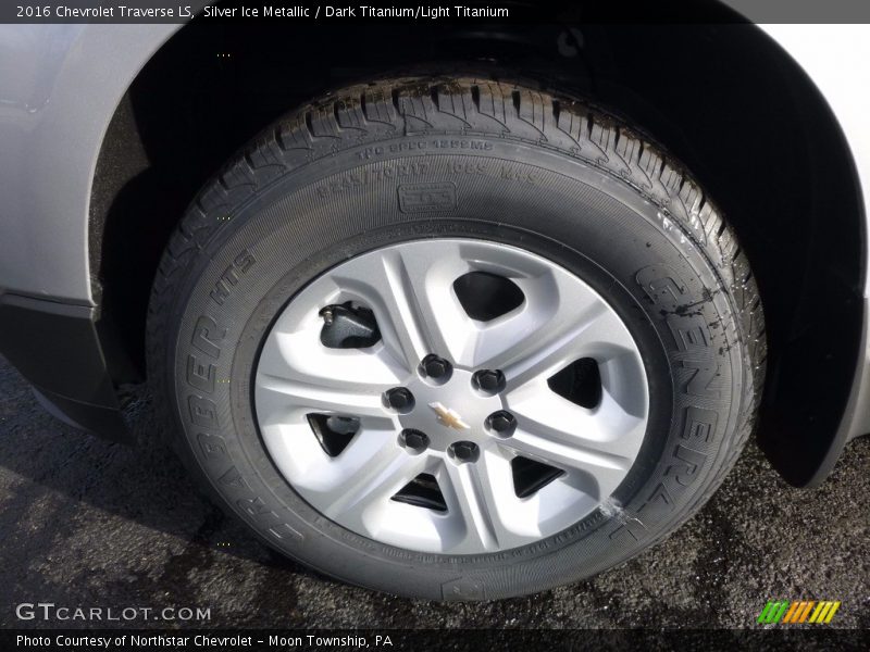 Silver Ice Metallic / Dark Titanium/Light Titanium 2016 Chevrolet Traverse LS