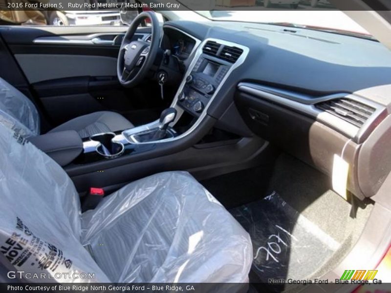 Ruby Red Metallic / Medium Earth Gray 2016 Ford Fusion S