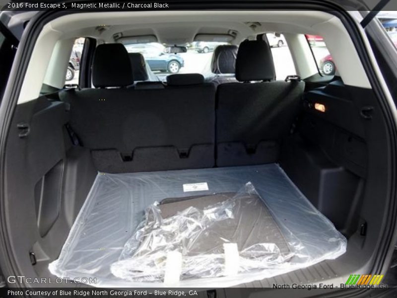 Magnetic Metallic / Charcoal Black 2016 Ford Escape S