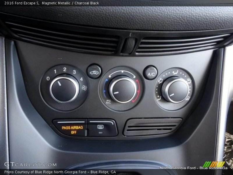 Magnetic Metallic / Charcoal Black 2016 Ford Escape S