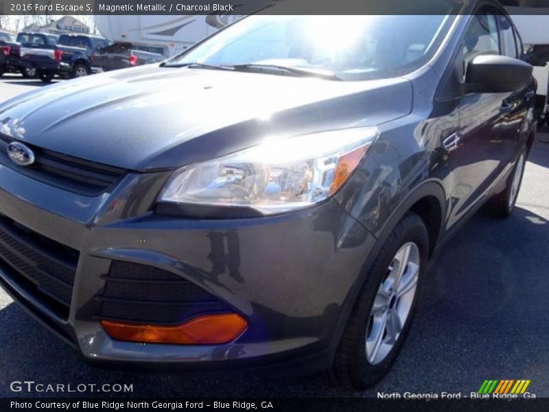 Magnetic Metallic / Charcoal Black 2016 Ford Escape S