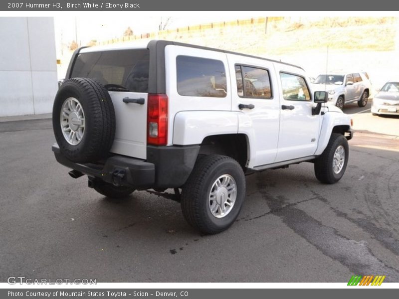 Birch White / Ebony Black 2007 Hummer H3