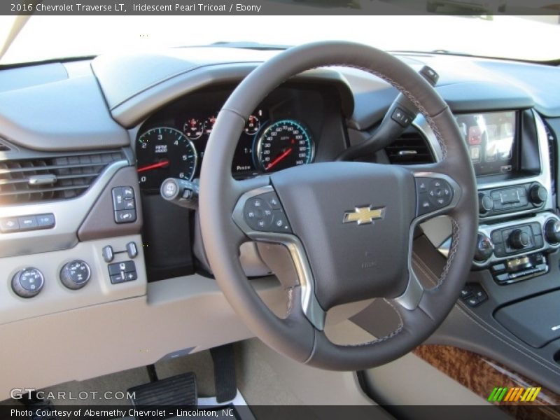 Iridescent Pearl Tricoat / Ebony 2016 Chevrolet Traverse LT