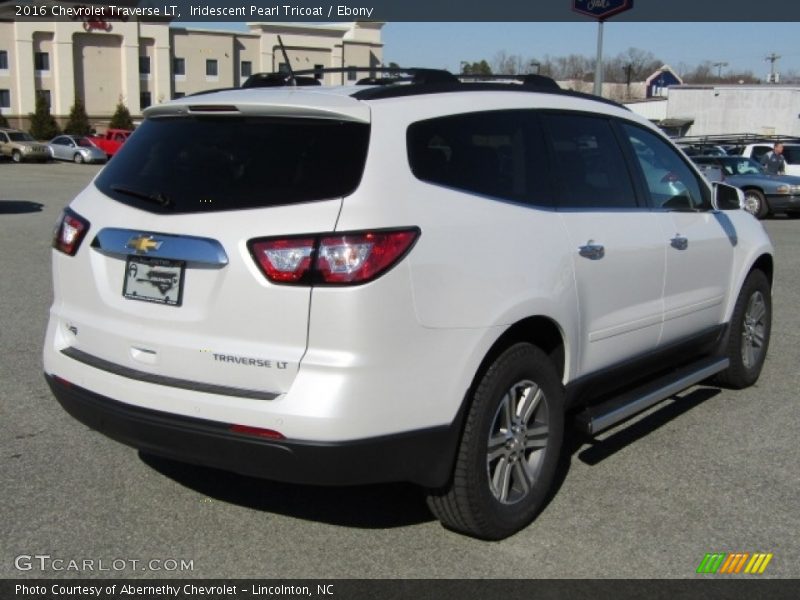 Iridescent Pearl Tricoat / Ebony 2016 Chevrolet Traverse LT